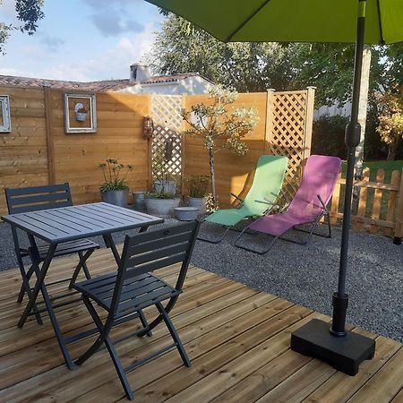 Au Petit Manoir Villa Montbert ภายนอก รูปภาพ